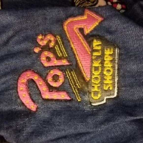 I’m selling riverdale designs 4 jackets and more - Picture 8 of 8